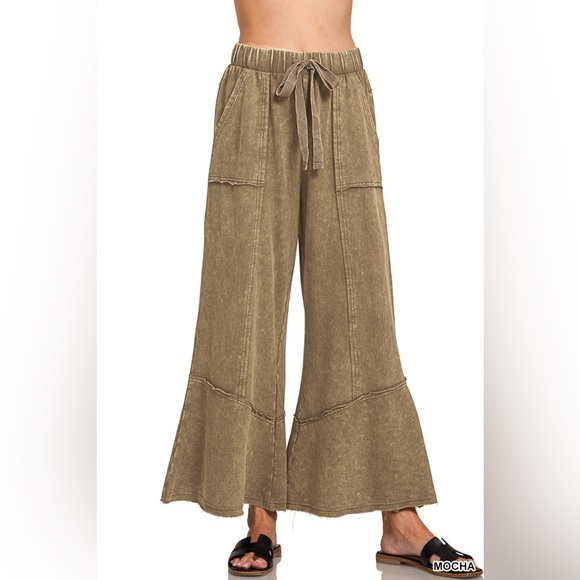 New Zenana Ash Mocha EXPOSED-SEAM FLARE HEM PANTS WITH POCKETS - Picture 3 of 5